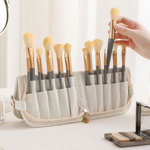 Nhãn hiệu riêng xách tay có thể gập lại đứng <span class=keywords><strong>PVC</strong></span> mỹ phẩm trang điểm bàn chải túi với xử lý - Product Image 5