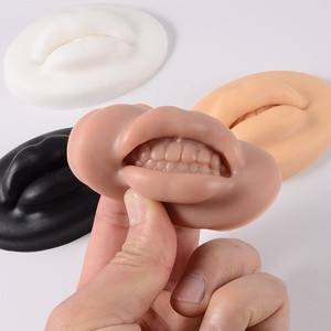 Vente en gros de bijoux de corps de pratique de piercing à lèvres en modèle de bouche en silicone souple flexible avec <span class=keywords><strong>diamant</strong></span> pour outil d'enseignement de crevaison de <span class=keywords><strong>tatouage</strong></span> - Product Image 5