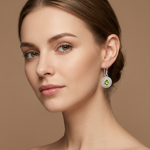Pendientes de Plata de Ley 925 con Peridoto – Diseño de Disco Acanalado con Gema Cabujón en Forma de Pera - Product Image 4