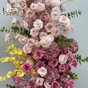 Arreglo Floral para Boda LEDA, Ramo de Rosas Borgoña de Seda, Flores Artificiales Rojas - Product Image 2