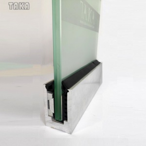 Ringhiera <span class=keywords><strong>in</strong></span> <span class=keywords><strong>vetro</strong></span> senza telaio più venduta corrimano per <span class=keywords><strong>balcone</strong></span> canale a U profilo per recinzione <span class=keywords><strong>in</strong></span> <span class=keywords><strong>vetro</strong></span> <span class=keywords><strong>in</strong></span> alluminio profilo per canale a U <span class=keywords><strong>in</strong></span> alluminio - Product Image 4