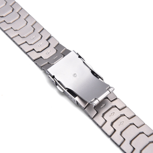 Correa de titanio cepillado premium JAETIUM al por mayor con cierre desplegable, pulsera de repuesto ligera y de lujo para Apple Watch - Product Image 4