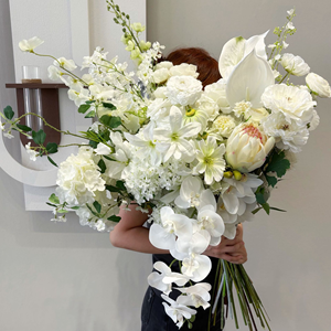 Fleurs artificielles en soie blanc laiteux imprimées en 3D, accessoires de photographie, décoration de mariage et de salle, vente en gros, style Instagram - Product Image 1