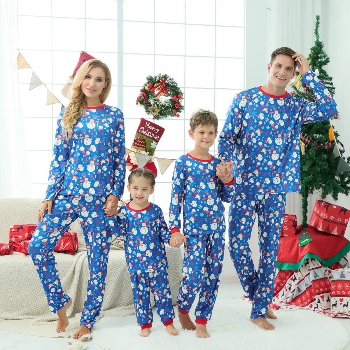 2024新しい家族の家庭服長袖スノーフレークパターンCHRISTMAS PAJAMAS