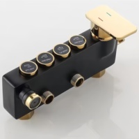 Nouveau système de douche thermostatique carré en acier inoxydable avec jet pluie, barre coulissante, mitigeur de baignoire noir et or, robinet de salle de bain chaud/froid