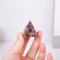 Vente en gros de pierres précieuses en vrac, pierres de cristal naturelles, copeaux de cristal de 3 cm, pyramide de chakra en résine, décoration d'intérieur