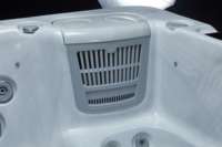 VIRLUX V1016 SPA extérieur de luxe autoportant avec 69 jets de massage, baignoire à remous et 2 chaises longues pour usage extérieur