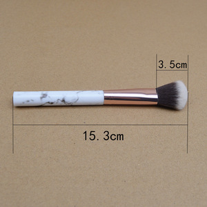 Brocha de Maquillaje Individual con Diseño de Mármol, 3.5 cm, Fibras Sintéticas, Mango de Plástico, para Aplicación en Mejillas - Product Image 4