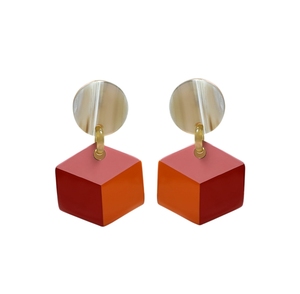Boucles d'oreilles en corne de buffle artisanale Minh Giang, bijoux écologiques faits à la main, élégantes boucles d'oreilles pendantes en corne naturelle pour femmes - Product Image 4