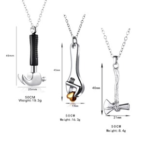 Collier urne en forme de clé à molette en acier inoxydable avec pendentif cœur pour cendres, bijou commémoratif pour homme, outil entonnoir - Product Image 1