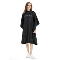 Capas de peluquero de peluquería de poliéster con patrón de moda al por mayor, capas de corte de peluquería con patrón de piedra 7A-LPA