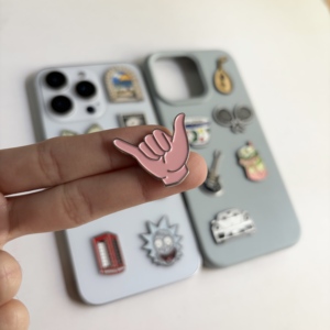 Autocollants de téléphone 3D personnalisés en usine avec des motifs anciens et modernes, en alliage de zinc durable, couleur personnalisée Megasun pour cadeaux souvenirs - Product Image 5