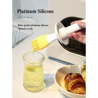 Bouteille distributrice d'huile 2 IN 1 avec brosse en silicone pour la cuisson de la sauce au vinaigre, du barbecue et de la friture.
