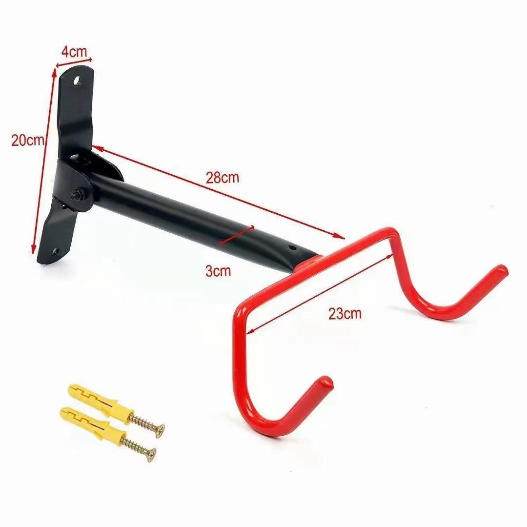 Estante colgante negro y rojo.