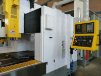 Centre d'usinage CNC à double colonne à broche unique BT40 haute précision et robuste DC-1317