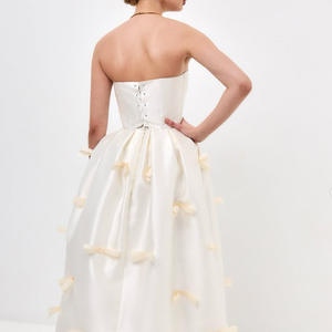 שמלת כלה סאטן גדולה במיוחד, חלקה, יוקרתית, בעיצוב אישי, בצבע אחיד, עם קשירת פרפר, לנשים - Product Image 4