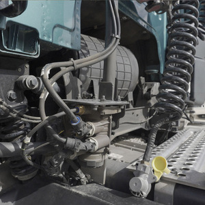 Tracteur Automatique <span class=keywords><strong>FH</strong></span> 390 400 410 420 460 500HP 4x2 6x2R 6x4 LHD/RHD d'occasion en vente aux EAU - Product Image 5