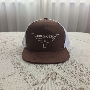 Casquette Trucker 5 Panneaux à Visière Plate en Maille, Logo Personnalisé, Broderie, Style Western, Réglable, Unisexe, Haute Qualité, Vente en Gros - Product Image 1