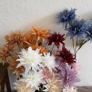 KW-F043 <span class=keywords><strong>Fiori</strong></span> Artificiali <span class=keywords><strong>di</strong></span> Girasole a 3 Teste in Seta Blu, <span class=keywords><strong>Fiori</strong></span> Artificiali <span class=keywords><strong>di</strong></span> Dalia per Decorazioni Alberghiere - Product Image 5