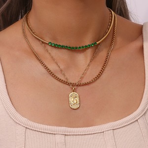 Collier pendentif en acier inoxydable plaqué or 18 carats avec chaîne à maillons, motif horoscopes en zircon, idéal pour les anniversaires (vente en gros) - Product Image 4