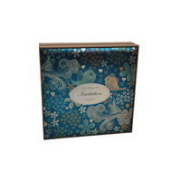 Magnifique boîte cadeau en carton recyclé écologique de 2 mm, durable, avec revêtement UV, couvercle carré, base et doublures personnalisées, impression de logo CMYK pour