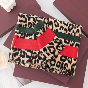 Bufandas de Pashmina de Lana de Alta Calidad, Hechas a Mano, con Diseño Personalizado, Cálidas y Gruesas, con Estampado de Leopardo, Bufanda Larga Multifuncional para Mujer - Product Image 4