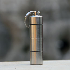 Porta <span class=keywords><strong>Pastillas</strong></span> de Titanio para Llavero, Compacto, Impermeable, con 3 Compartimentos, Estuche Pequeño para Medicamentos, para Uso Diario y Viajes - Product Image 1