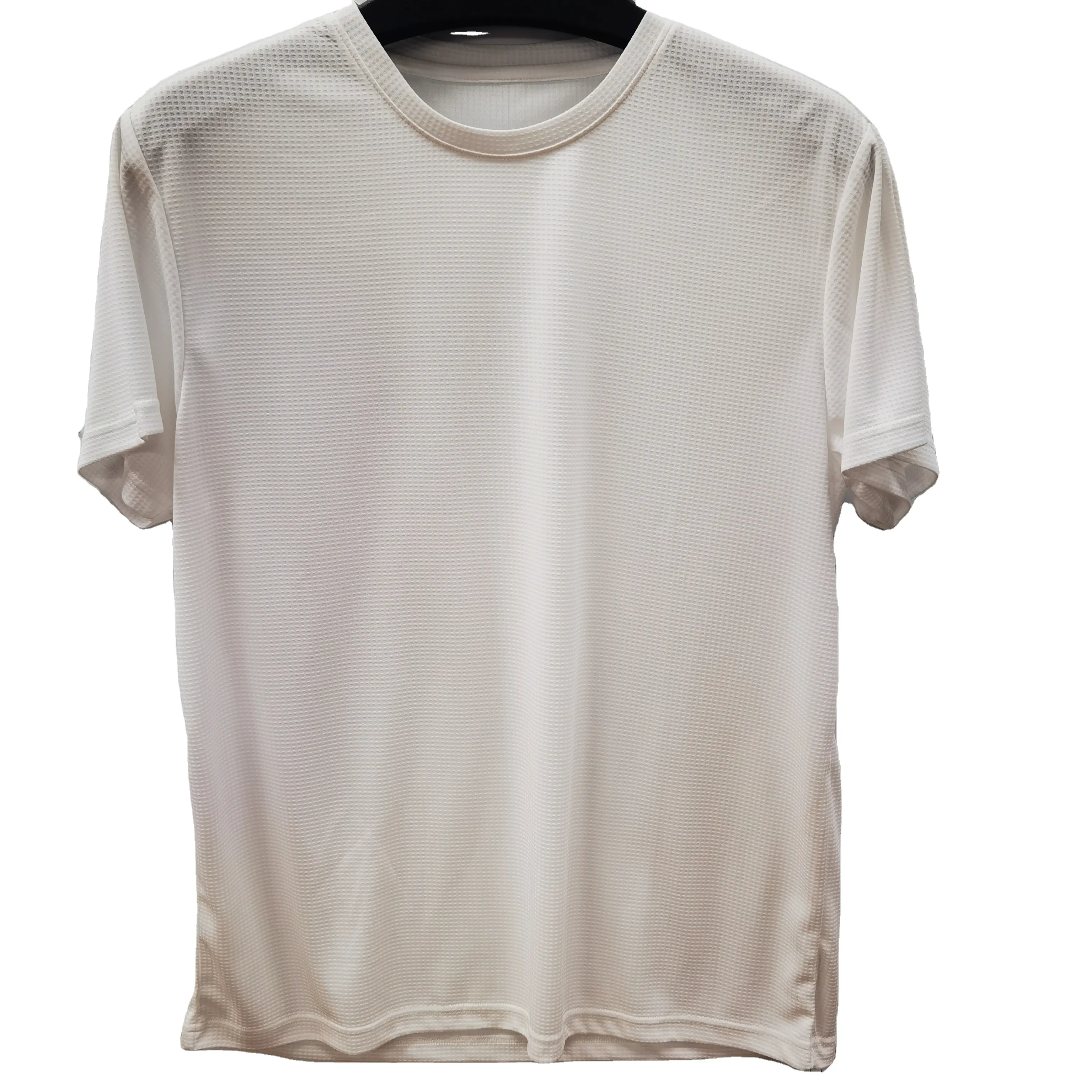 قميص رجالي أبيض للجيم من صانعي القطع الأصلية عالي الجودة يسمح بالتهوية تصميم حسب الطلب