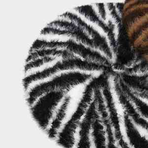 Nouvelle Arrivée 2025 – Béret Tendance Hiver Motif Zèbre pour Femme – Idéal Quotidien et Extérieur - Product Image 4