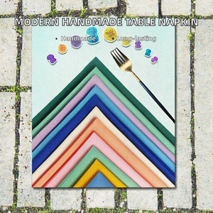 Servilleta de Mesa Cuadrada de Estilo Moderno Hecha a Mano, Lisa, Roja y Azul, 100% Poliéster, 48*48cm, Duradera, Personalizable para el Hogar y Avión - Product Image 2