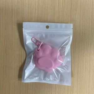 Porte-clés pendentif personnalisé avec logo, en silicone, style patte de chat, 2,79 pouces, pour rouge à lèvres et parfum - Product Image 5