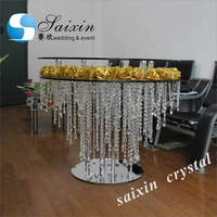 Décoration de mariage de luxe 2 couches de table à gâteau ronde en cristal avec cristaux suspendus