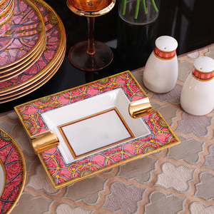 Palais rose salle à manger de luxe décors pour la maison ensembles de vaisselle en porcelaine boîte-cadeau Europe de l'Ouest promotionnel 58 pièces Kit de fête - Product Image 2