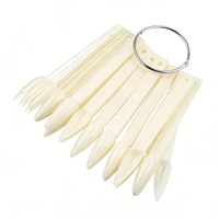 Lot de 50 échantillons de vernis à ongles en forme de stiletto pour présentoir de couleurs, bâtonnets de présentation de vernis gel, fournitures de gros pour salons de manucure