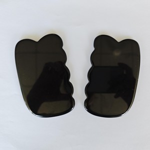Planche de massage Gua Sha en obsidienne noire en forme de peigne pour le visage - Product Image 3