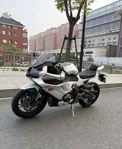 วอเก้ อาร์อาร์500เอส สปอร์ตไบค์ |   เครื่องยนต์ 500 ซีซี แบบอินไลน์ 4 สูบ 57 กิโลวัตต์ |   วาล์วไอเสียแบบสลับได้ <span class=keywords><strong>Nissin</strong></span> Brakes ABS TCS - Product Image 6