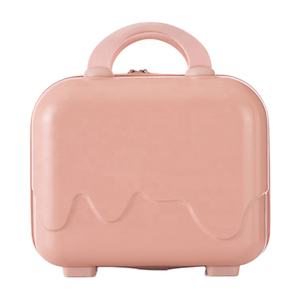 Bolsa de Viaje Portátil Pequeña para Niñas con Asa Suave, Cierre Geométrico de Plástico Impermeable, Personalizable con Logotipo, Venta al por Mayor KR KOR - Product Image 1