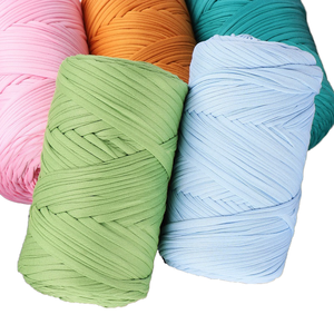 Grosir obral besar 100% <span class=keywords><strong>Dacron</strong></span> poliester benang kaus rajutan tangan berbagai warna untuk jahit tenun dicelup Crochet tangan