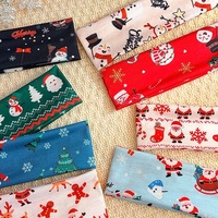 Ikat Kepala Elastis Natal Lucu Motif Santa dan Kepingan Salju, Ikat Rambut Lebar untuk Wanita, Aksesoris Rambut Pesta Liburan