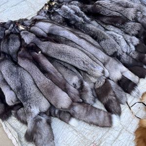 Pelle di Volpe Bianca Naturale e Pelliccia di Procione di Alta Qualità per Accessori di Lavorazione dell'Abbigliamento - Product Image 3