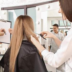 Capas de Maquillaje para Salón de Belleza al por Mayor, Capa de Poliéster Impermeable Tipo Kimono, Capas Cosméticas Cortas Rosas con Logotipo - Product Image 5