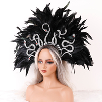 Coiffe en plumes noires avec ornements serpent en strass pour festival brésilien, spectacle de danse sur scène, fête d'Halloween