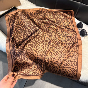 <span class=keywords><strong>Sciarpa</strong></span> Quadrata <span class=keywords><strong>Leopardata</strong></span> da <span class=keywords><strong>Donna</strong></span> Musulmana 70cm, Nuova Collezione Primavera/Autunno, <span class=keywords><strong>Sciarpa</strong></span> Alta alla Moda, Bestseller Transfrontaliero all'Ingrosso - Product Image 5