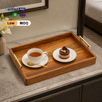 Plateau décoratif en bois artisanal de qualité supérieure avec poignées dorées, plateau minimaliste en bois d'acacia pour la décoration de la maison, cadeau de mariage ou de pendaison de crémaillère