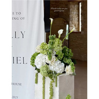 Composition florale artificielle rouge en soie mélangée avec verdure tombante, boule de fleurs pour la décoration de fêtes d'anniversaire, de fiançailles et de banquets
