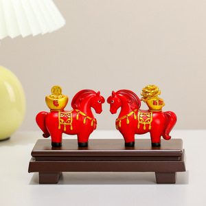 Juego de figuritas de caballo rojo, decoración de escritorio de resina, regalo de Año Nuevo Chino para colegas de oficina, recuerdo de reunión anual - Product Image 2
