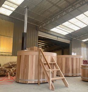 Professional Manufacturer Red Cedar <strong>Wooden</strong> <strong>Barrel</strong> Bath Shower Hot Tub Cedar Wood <strong>Bathtub</strong> - Product Image 1