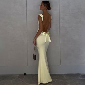 Abito Estivo da <span class=keywords><strong>Donna</strong></span> Aderente e Fasciante a Tinta Unita con Spalline Sottili, Schiena Scoperta e Grande Fiocco Posteriore - Product Image 1