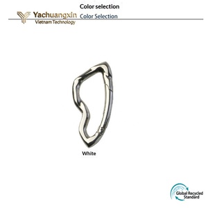 Mosquetón de Aleación de Zinc de Alta Calidad con Forma de Hacha de Batalla de 78 mm, Estilo Lujoso con Característica de Seguridad, Disponible en Stock - Product Image 2