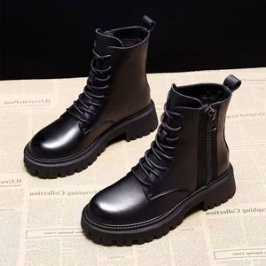 Vente en gros directe d'usine, nouvelles bottes Martin <span class=keywords><strong>noires</strong></span> de style britannique, polyvalentes et tendance, bottes à la cheville rétro confortables pour le printemps/l'automne - Product Image 1
